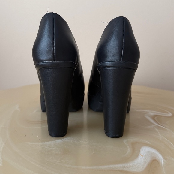 ALDO Bigsoul Oxford Leather
Platform Pump - Picture 3 of 9